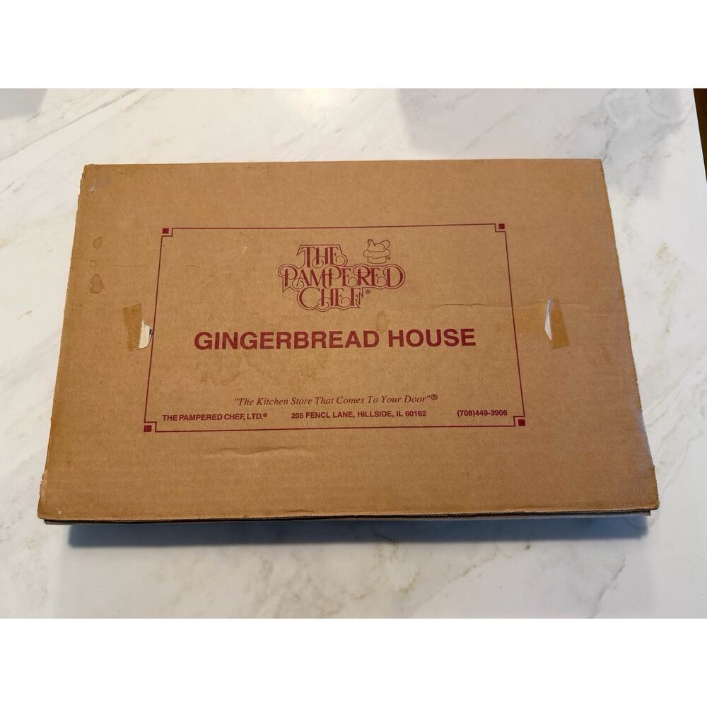 VTG 90s The Pampered Chef Stoneware Mold Gingerbread House Family Heritage NEW